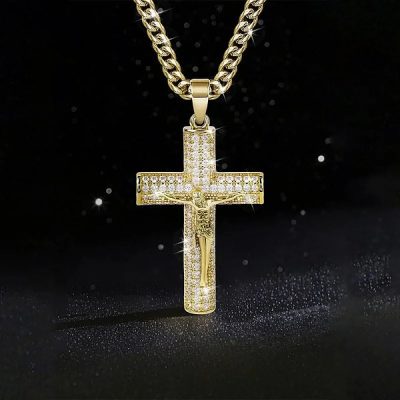 Collar colgante con crucifijo religioso | SALVATORA